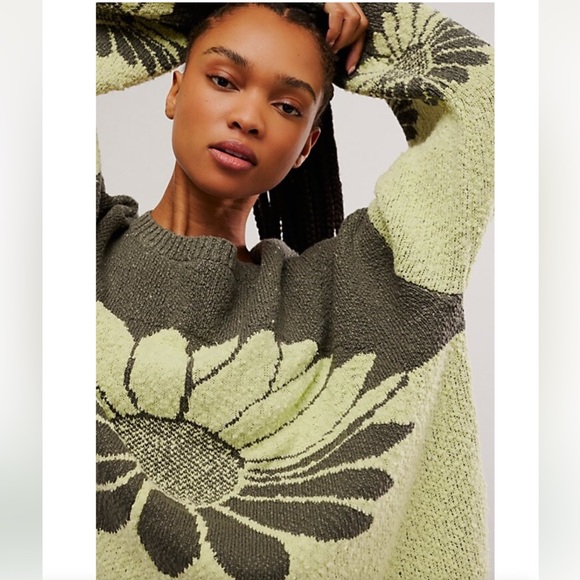 NWOT Free People In Bloom Oversized Sweater Floral Print Soft Cozy Boho S Green - Picture 2 of 12